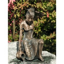 WASSERSPEIER MÄDCHEN LETIZIA aus BRONZE FRAU FRAUEN MENSCHEN GARTENDEKO RO-88491