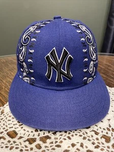 New Era New York Yankees Paisley 59FIFTY Fitted Hat Size 7 51/4 MLB Blue - Picture 1 of 13