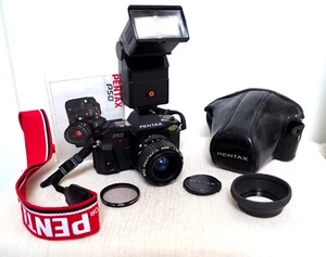 Vintage Pentax P50 35mm Film Spiegelreflexkamera Kit mit Objektiv und Extras  - Bild 1 von 5