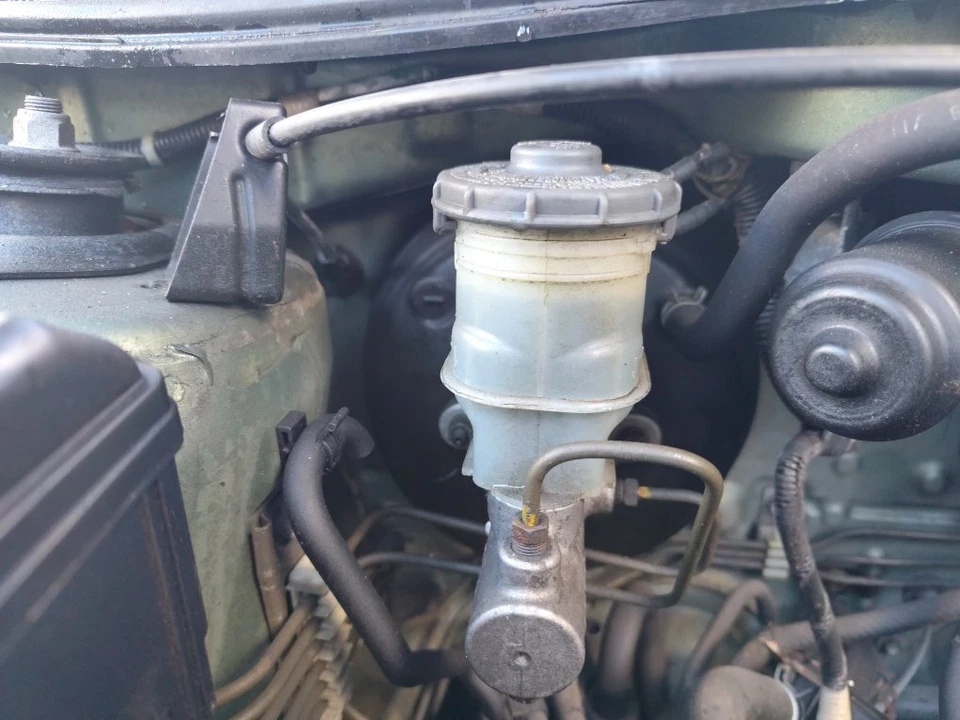 HONDA HR-V  1999-2006 BRAKE SERVO & master cyilander - Image 1 of 3