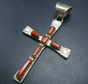 Cecilia Iule ZUNI gegossenes und handgestempeltes Sterlingsilber KORALLENKREUZ ANHÄNGER - Bild 1 von 8