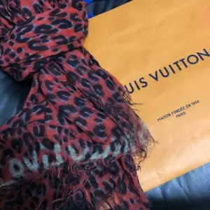 Louis Vuitton Etole Scarf Leopard M74735 Red Shawl Stole Logo L180cm x W100cm - Picture 1 of 4