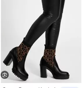 GUESS Logo Chucky Heeled Ankle Boots Uk Size 6.5 - Picture 1 of 10