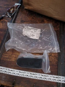 JLG GENUINE REPLACEMENT PARTS LATCH COMPRESSION LEVER PART # 1001096450 - Picture 1 of 4