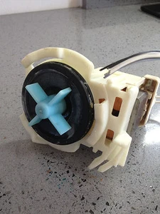Whirlpool W 74/1 Pompa Di Scarico USATA TESTATA FUNZIONANTE - Foto 1 di 1