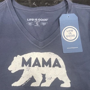 Nuovo con etichetta! Camicia Life Is Good ~ MAMMA ORSO ~ donna S ~ blu manica corta frantoio scollo a V - Foto 1 di 2