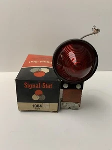 Signal Stat Clearance Light SAE 1004 Beehive Red -Not Tested - Picture 1 of 1