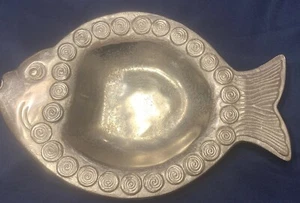 Fish Platter Cynthia Rowley Silver Metal Plate Bowl Nautical Beach Ocean 15" EXC - Picture 1 of 10