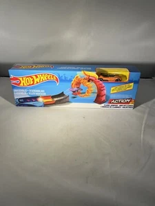 Hot Wheels ⭐ Flame Jumper ⭐ Track Playset with Vehicle Car Stunt ~NEW  N - Picture 1 of 3