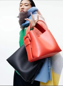 Arket Midsized Red Rigid Leather Tote Bag Limited Edition Made In Italy RARE - Bild 1 von 24