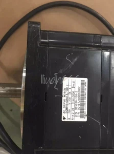 ONE USED Yaskawa SGMPH-08A1A-YR12 Servo Motor SGMPH08A1AYR12 - Picture 1 of 1