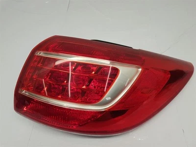 Feu arrière KIA SPORTAGE 2011 RH COTÉ CONDUCTEUR 5 PORTES BREAK 924023W010 - Photo 1/4