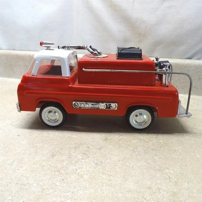 Vintage Nylint Suburban Fire Pumper Truck, No. 8100, Great Shape! Clean - Image 1 of 4
