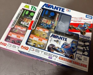 TAKARA TOMY Q-Steer Tamiya BUGGIES Choro-Q AVANTE & The FROG CUSTOM TOOL BOX New - Picture 1 of 7