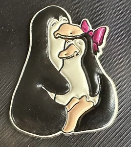 VINTAGE FRIDGE MAGNET Rubber Puffy SEA WORLD CUTE PENGUINS - Picture 1 of 2
