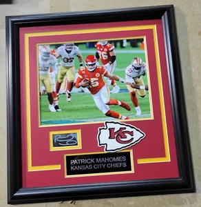 Patrick Mahomes Kansas City Chiefs 8x10 Framed Photo Engraved Autograph - Picture 1 of 3
