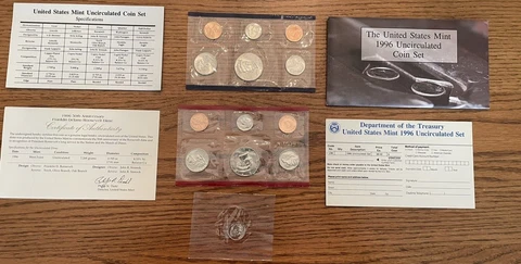 1996 P & D United States Mint Uncirculated Coin Set - West Point Dime Included Cover