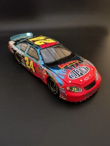 JEFF GORDON #24  DuPont  / Looney Tunes 2003 MONTE CARLO 1:64 Action Racing - Picture 1 of 10