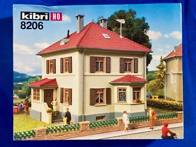 Kibri 8206,  HO Scale House with Bay Windows, Vintage - Image 1 of 4