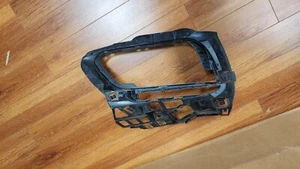 ⭐NEW OEM 2017-2019 PORSCHE 911 FRONT BUMPER RIGHT RETAINING FRAME BRACKET GRILL - Picture 1 of 3