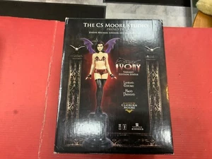 Dark Ivory Variant Edition Statue 215 of 500 Limited Edition - Bild 1 von 15