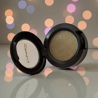 MAC Eye Shadow Powder Single, SUMPTUOUS OLIVE (veluxe pearl) 0.05oz / 1.5g Boxed - Image 1 of 4