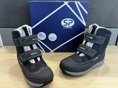 Geox kids waterproof boots Size 2 - Image 1 of 4