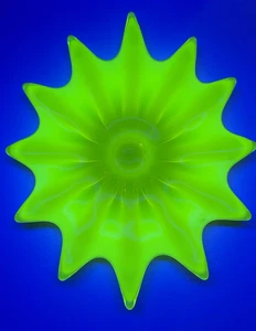 Fostoria Vaseline Heirloom Opalescent Yellow Art Glass Plate Dish 15” x 13" MCM - Picture 1 of 6