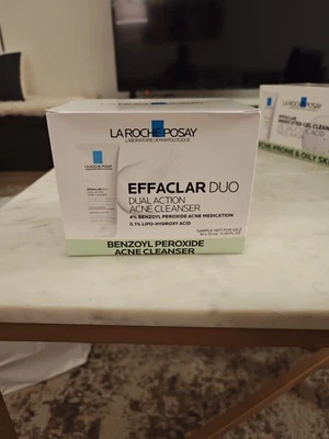 Limpiador para acné de doble acción La Roche-Posay Effaclar Duo 30 unidades - 0,34 oz Ea. Caja 300ML Foto 1 de 4