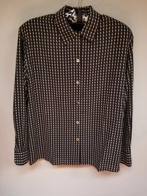 Camisa Top Le Caviar Para Mujer Con Botones Pequeña Manga con Pestaña Enrollable Argyle Negra Informal Foto 1 de 4