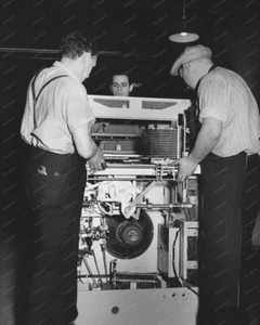 Mills Novedad Jukebox Línea Fábrica De Colección 8x10 Reimpresión De Foto Antigua 2 - Imagen 1 de 1