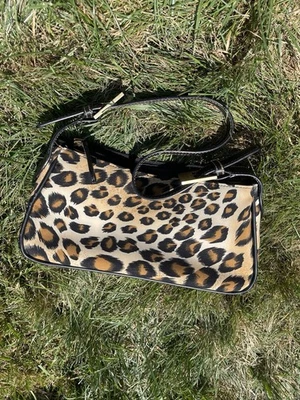Kenneth Cole Reaction Shoulder Bag Womens Leopard Animal Print Purse Zip Closure - Image 1 of 4