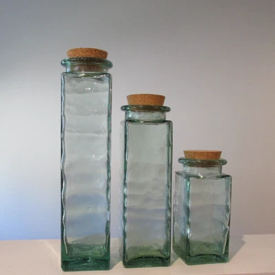 Juego de 3 tarros Pottery Barn latas tapas de corcho vidrio verde reciclado España Foto 1 de 4