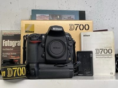 Nikon D700 D 700 FX MB-D10 Digital Spiegelreflexkamera 12.3MP Triggers:4647 OVP - Bild 1 von 4