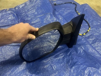 Espejo retrovisor lateral pasajero 07-13 Chevrolet Silverado, Tahoe Suburban GMC Sierra Yukon Foto 1 de 4