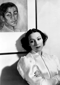 Dolores del Rio Monochrome Photo Print 07 (A4 Size-210 x 297mm-8.5" x 11.75") - Picture 1 of 2