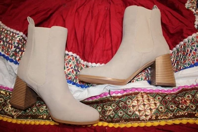 SPORTSGIRL LADIES TAUPE SIDE GUSSET VEGAN ANKLE BOOTS. NEW NO BOX. SZ : 6. - image 1 of 4
