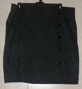 NEU DAMEN MASSINI GRAU MELIERT MIT SCHWARZEM LEOPARDENMUSTER ZUM ÜBERZIEHEN STRICKROCK GRÖSSE 2X - Bild 1 von 3