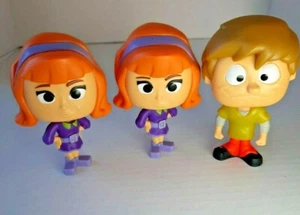 Giocattoli McDonald's 2021 Hanna Barbera Scooby Doo - Bobblehead 2 Daphne e 1 Shaggy - Foto 1 di 3
