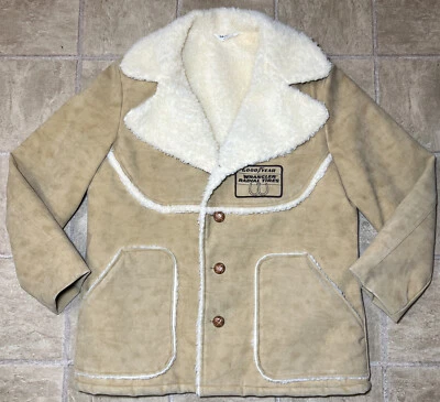 Chaqueta Sherpa de Cuero Neumático Wrangler Ropa Oficial de Carreras Goodyear De Colección LRG Foto 1 de 4