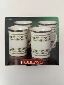 4er Set Home for the Holidays Holly Holiday Kaffee Porzellan Tassen - Bild 1 von 5