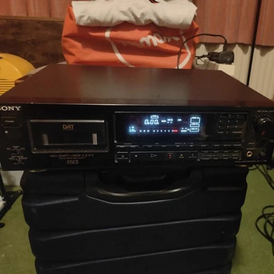 Sony DTC-55ES DAT Digital Audio Tape Recorder/Player - Image 1 of 4