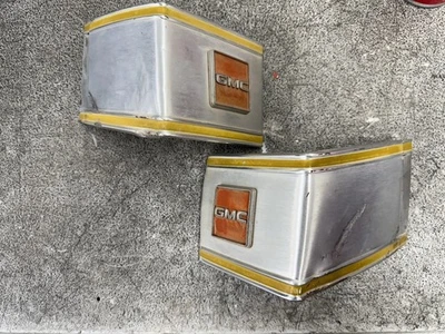 1977 73-80 GMC C10 20 30 TRUCK CAB CORNER TRIM PIECES L/R OEM GM 1 YEAR YELLOW - Image 1 of 4