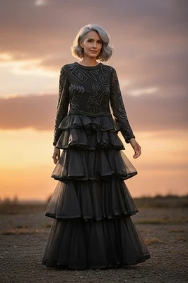 DESLUMBRANTE Vestido Longo Preto Gravata por Oleg Cassini Preto Frisado Tamanho 4 Vestido Formal - Imagem 1 de 4