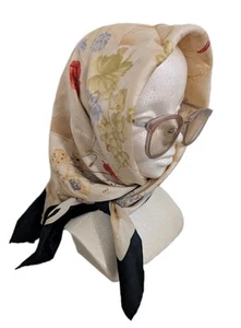 Sciarpa Ferragamo seta 100% 87cmx87cm colore nero avorio fantasia costellazione - Foto 1 di 8