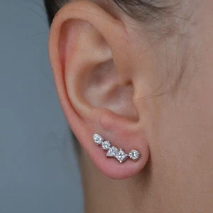 Par de pendientes escaladores de oreja de moissanita de plata de ley 925 VVS VS EF enchapados en oro - Imagen 1 de 4