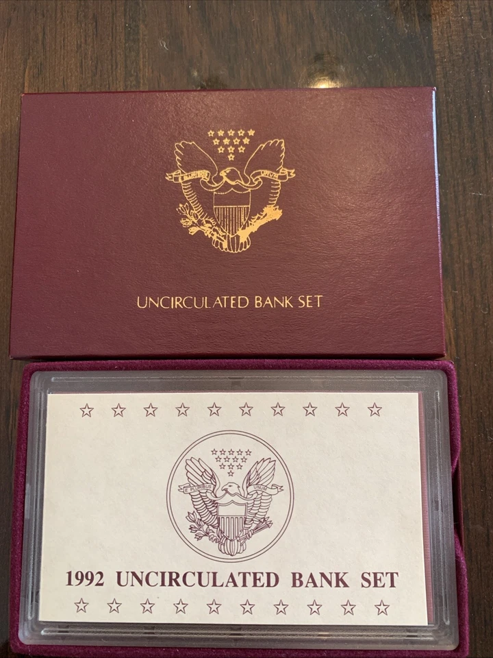 1992 D U.S. MINT UNCIRCULATED COIN BANK SET ~ W/ BOX & COA - Image 1 of 4