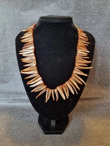 Collana artigianale da donna in madreperla naturale colorata - Foto 1 di 5