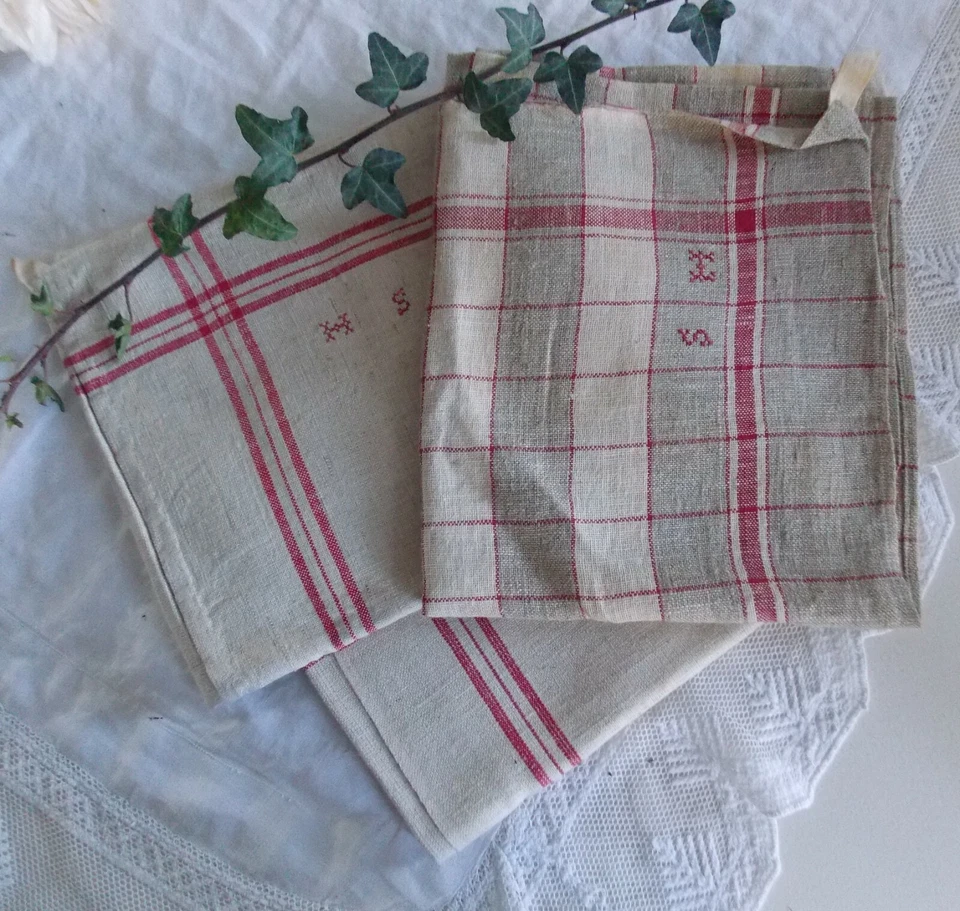 3 ANCIENS TORCHONS RAYURES ROUGES LETTRES BRODEES HS LIN COTON  - Photo 1/4