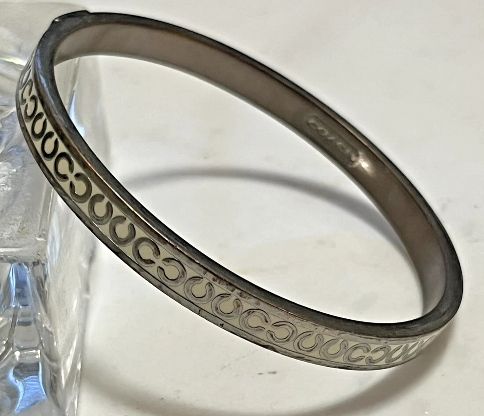 Brazalete Brazalete COACH Y2K Blanco Esmalte Firma C Logo Apilable Preppy Chic Foto 1 de 2